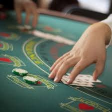 Pengguna Indonesia membuka mahjong123 di ponsel
